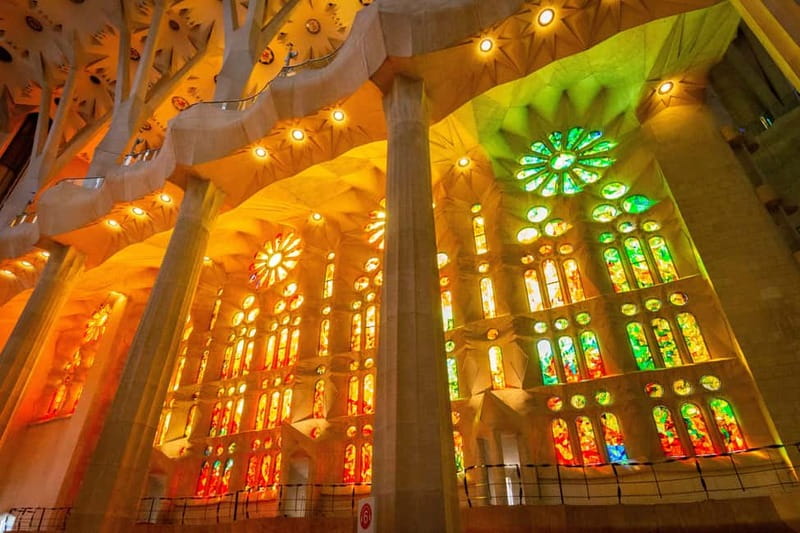 Barcelona: Sagrada Familia Priority Access & Guided Tour - Fast-Track Entry to Avoid Queues