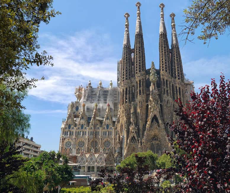 Barcelona: Sagrada Familia Skip-the-line Tour with Guide - Starting Point and Meeting Details in Barcelona
