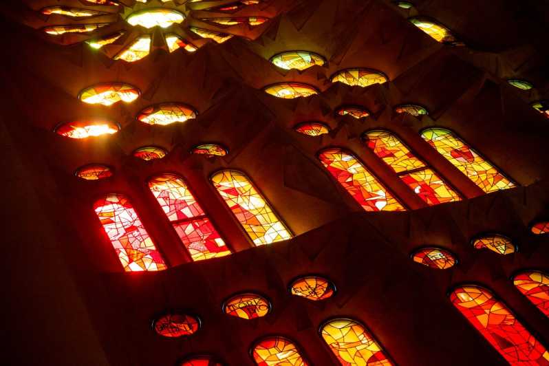 Barcelona: Sagrada Familia Tour Priority Access & Add-ons - Starting Points and Flexible Meeting Locations