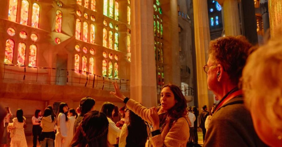 Barcelona: Sagrada Familia Tour w/Skip-the-Line Entry Ticket - Inside the Sagrada Familia: Exploring Gaudí’s Architectural Genius