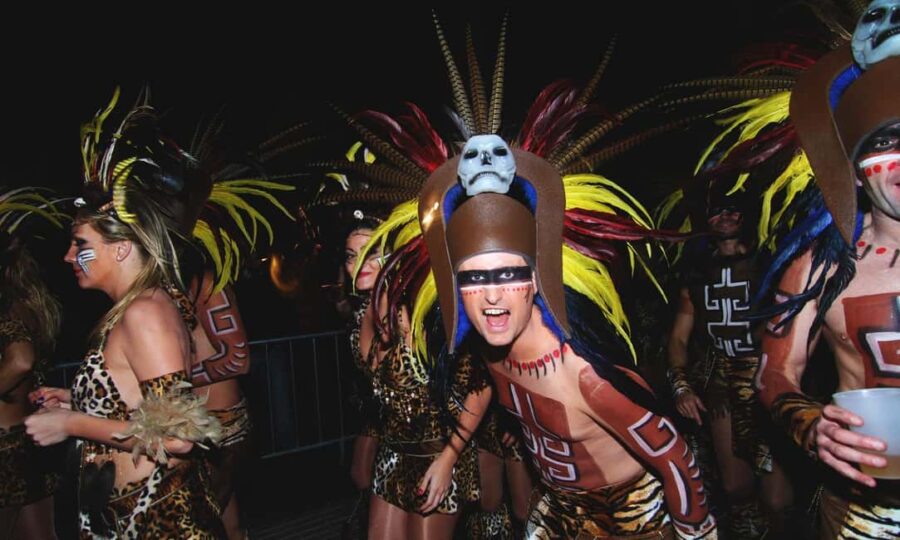 Barcelona: Sitges Carnival VIP Party Bus - The Sitges Carnival and Its Outlandish Celebrations