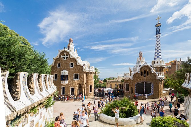 Barcelona: Skip-the-Line Gaudi's Park Guell Guided Tour - Inside the Tour: Skip the Line and Discover Hidden Corners