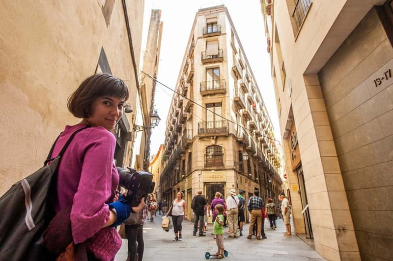 Barcelona: Small Group Picasso Tour with Picasso Museum - Walking in Picasso’s Footsteps Through Gothic and Raval Neighborhoods