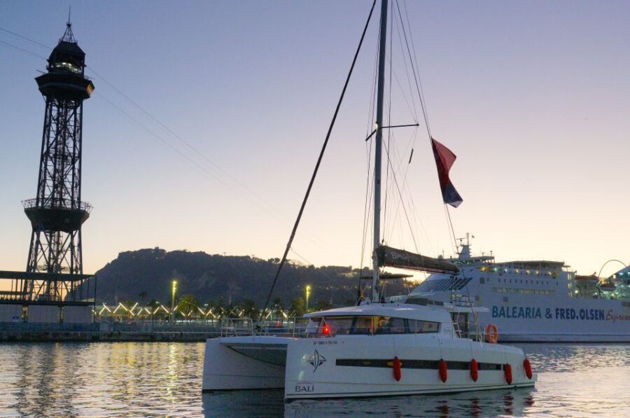 Barcelona: Sunset Catamaran Experience w/ optional Dinner - Starting Point and Duration of the Cruise