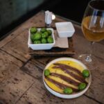 Barcelona: Tapas Food and Wine Tour in La Barceloneta - Discovering La Barceloneta’s Historic Streets and Homes