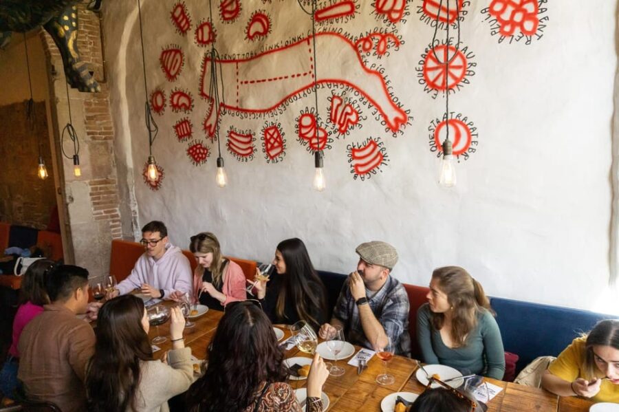 Barcelona: Tapas Tour with Food Tastings and Drinks - Meet the Guides: Knowledgeable and Charismatic Hosts