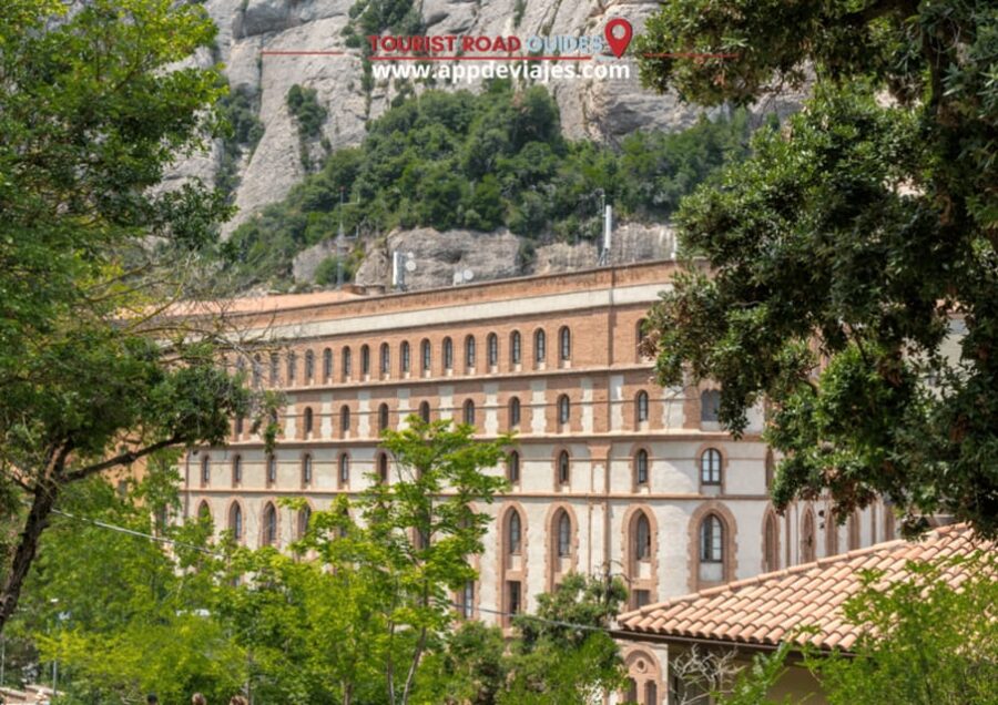 Barcelona: Tour Private Montserrat, Wines & Sitges - How the Tour Begins: Pickup and Transfer to Montserrat