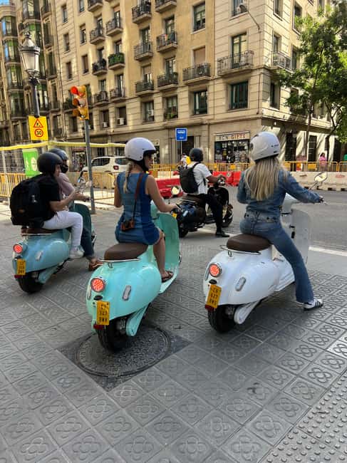 Barcelona Vespa Tour: City Highlights in 3 Hours - The Pickup and Starting Point at Passeig de Colom