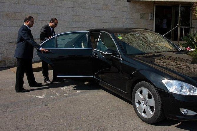 Barcelona VIP Private & Secure Airport Transfer - Seamless Pickup Inside Barcelona Airport for a Stress-Free Arrival