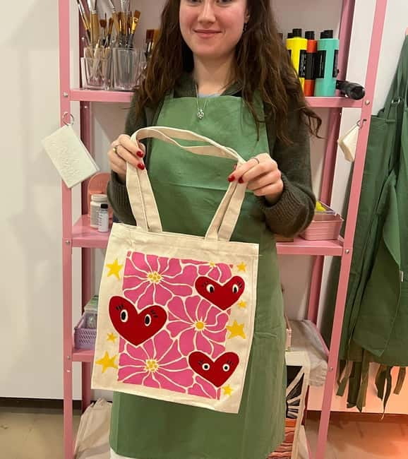 Barcelona: Women's Craft Night with Wine and Nibbles - Location and Duration of the Craft Night in Barcelona