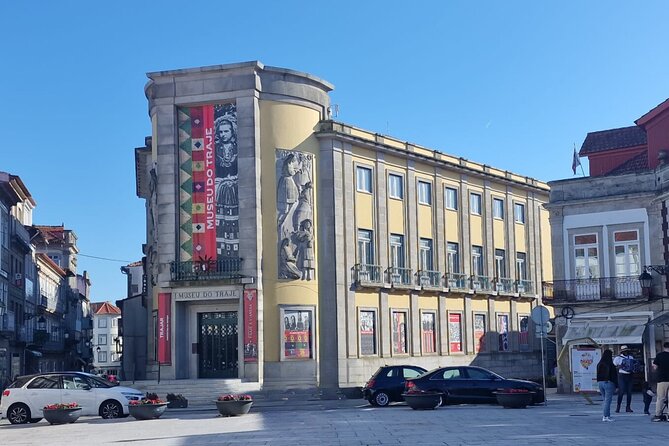 Barcelos, Ponte de Lima & Viana Private Tour (All Inclusive) - Tasting Portugal’s Oldest Wine: Vinho Verde