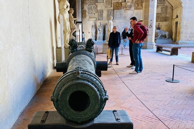 Bargello Museum: "Discover Donatellos Legendary David" - Exploring the Historic Bottleneck: From Power Seat to Prison