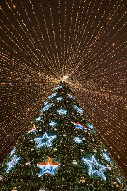 Bari: New Years Village and Christmas Market Guided Tour - Discovering the Lively New Years Village Square