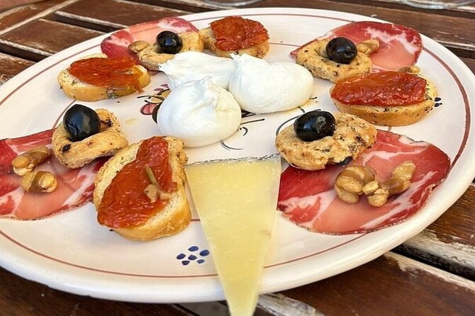 Bari Night Walking Tour with Authentic Tasting (Private Tour) - Starting Point in Piazza Libertà and the Meeting Experience