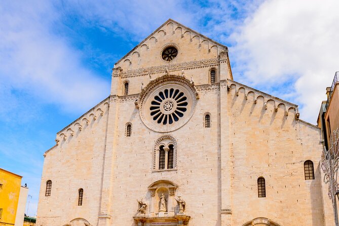 Bari Scavenger Hunt and Highlights Self-Guided Tour - Discovering Over 10 Attractions in Bari