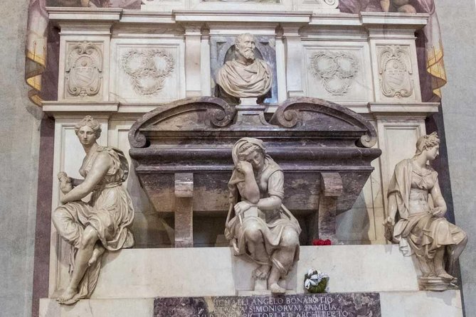 Basilica Santa Croce: "Walking Among the Masters of Florence" - Discover the Artistic Wealth Inside Santa Croce