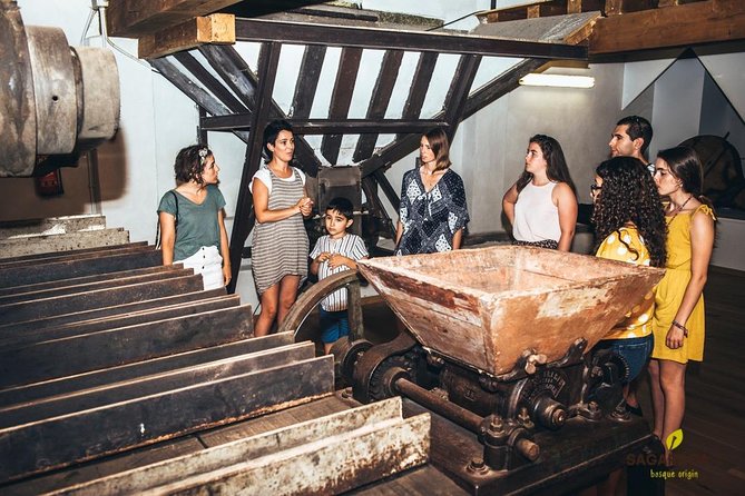 "Basque Cider House" guided tour + meal from San Sebastian - From the Old Town to the Cider Cellar Experience