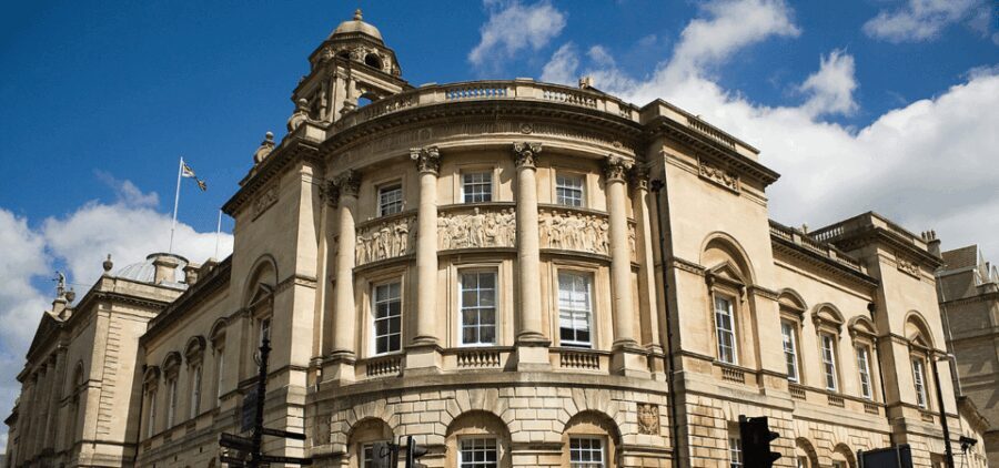 Bath : 2 Hour Historic Walking Tour With An App - Walking Through Bath’s Historic Hot Springs at The Roman Baths