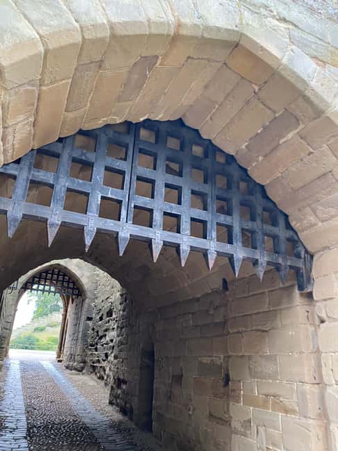 Bath or Bristol: Warwick Castle and Blenheim Palace - Comparing Similar Experiences