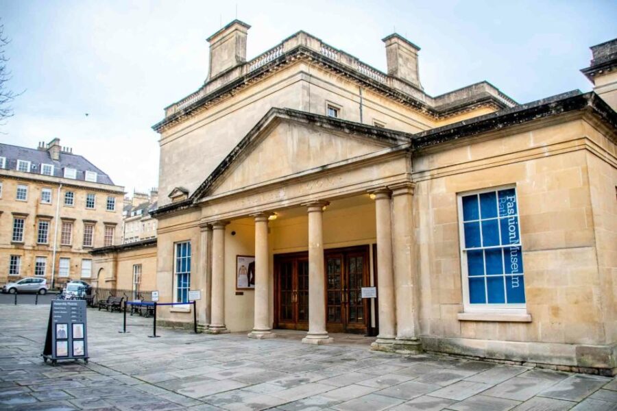 Bath: Private Walking Tour - Meeting Outside Bath Abbey for a Convenient Start