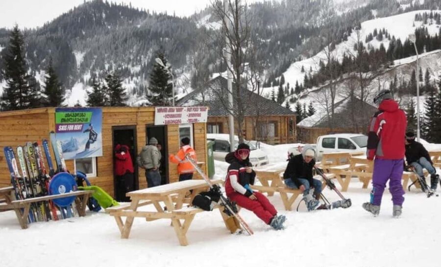 Batumi: Goderdzi Snow Tour & Adventure - Pickup from Batumi and Scenic Mountain Drive