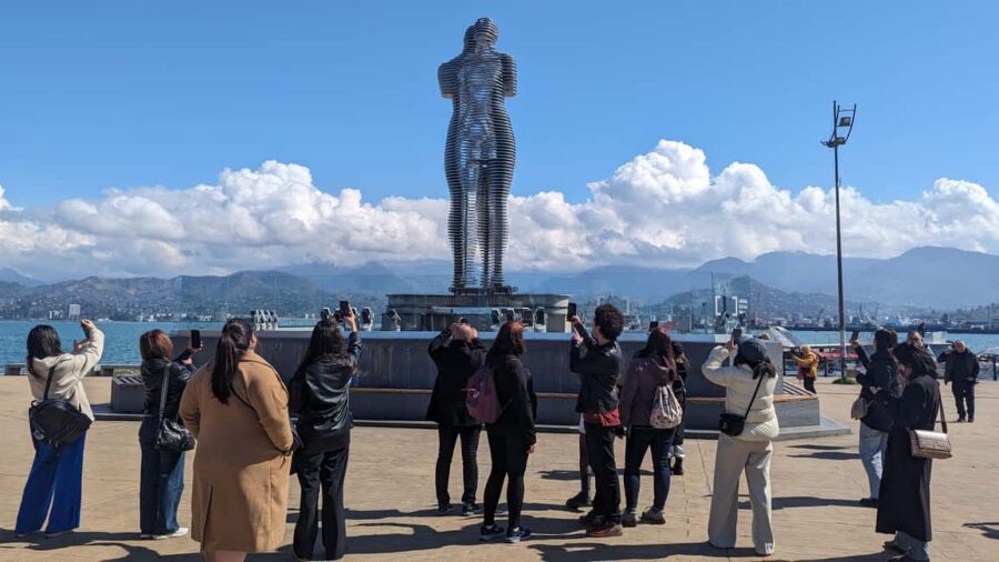 Batumi: Guided Night Walking Tour With Welcome Drinks - From the Old Towns Charm to Modern Landmarks