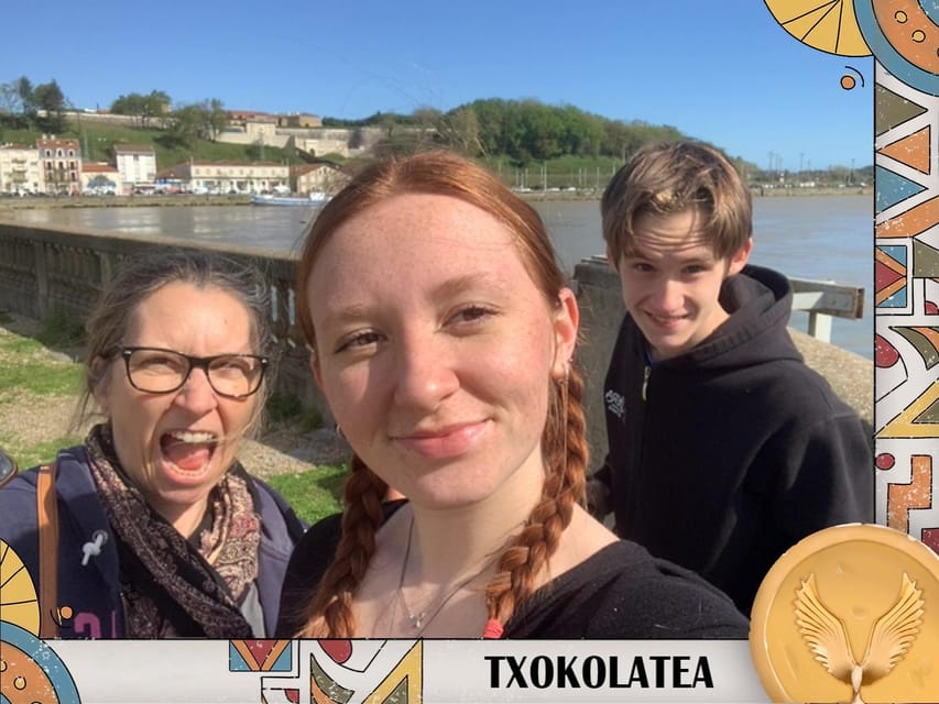 Bayonne: Outdoor Escape Game Discover Bayonne - Txokolatea - Exploring Bayonne’s Streets Through Puzzles