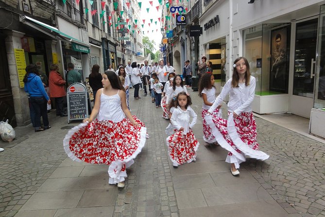 Bayonne Private Walking Tour With A Professional Guide - Visiting the 13th-Century Bayonne Cathedral