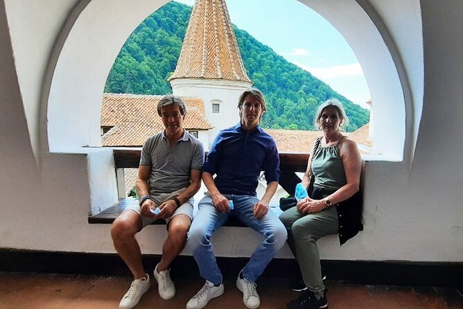 Bears Sanctuary, Dracula Castle and Poiana Brasov-Private day tour from Brasov - Visiting the Libearty Bear Sanctuary in Zarnesti