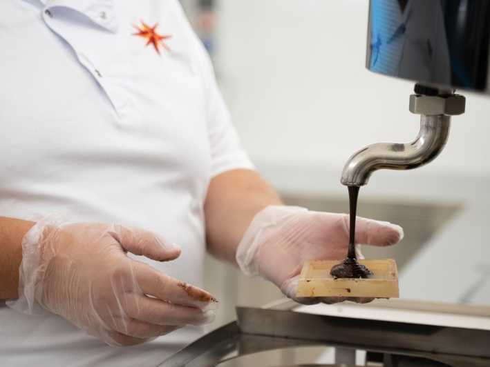 Become a chocolatier for a day! - Discover the Raw Material: Cocoa Beans in Modica