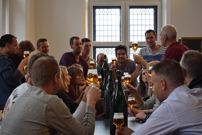 BeerWalk Brussels (English guide) - The Artistic Atmosphere of La Fleur en Papier Dore