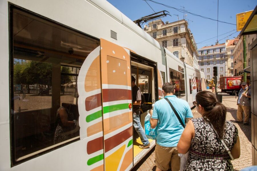 Belém: Lisbon 3-Hour Walking Tour - Visiting the Mosteiro dos Jerónimos: A Masterpiece of Manueline Architecture