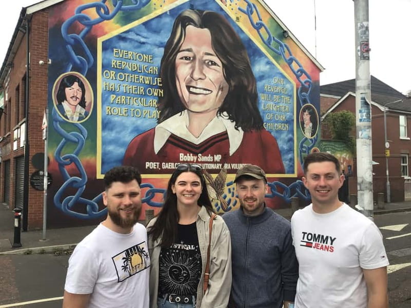 Belfast: Black Taxi Tour & Crumlin Road Jail Tour - Exploring Belfast’s Wall Murals with an Expert Guide