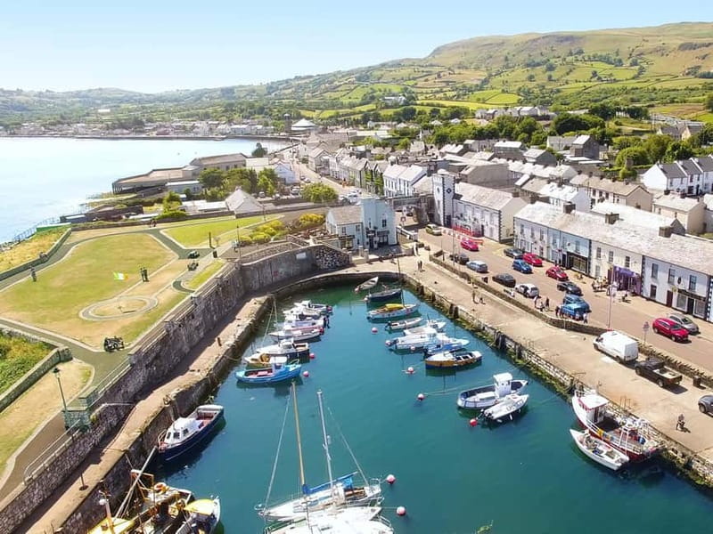 Belfast: Giant's Causeway Tour and 2-Day Open Top-Bus Tour - From Belfast City Hall to Carrickfergus Castle