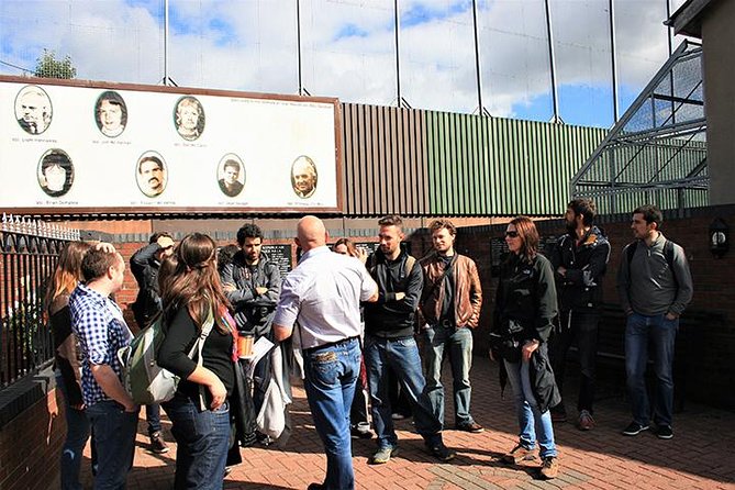 Belfast Political Tour-Conflicting Stories Walking Tour - Exploring the Murals at Bobby Sands and the International Wall