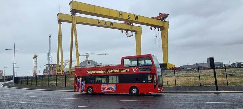 Belfast: Sightseeing Tour HOP ON HOP OFF from the City Hall - From City Hall to the Titanic Quarter