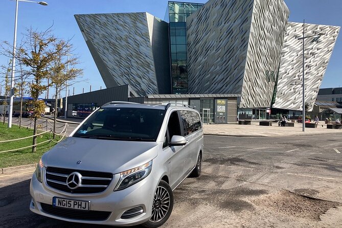 Belfast Sightseeing Tour - Starting at Belfast City Hall: The Meeting Point and First Impressions