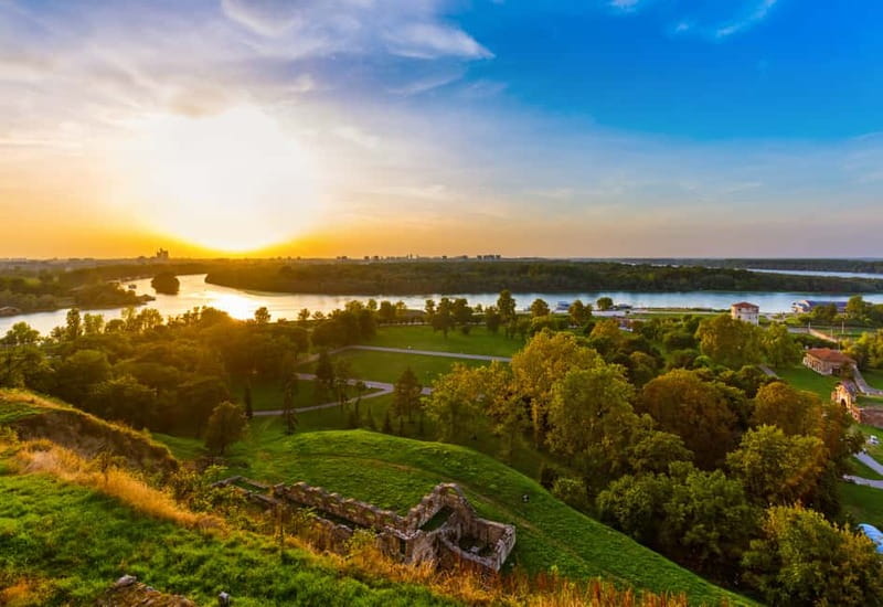 Belgrade: Shared Group or Private Guided Walking Tour - From the Serbian Parliament to the Presidential Residence