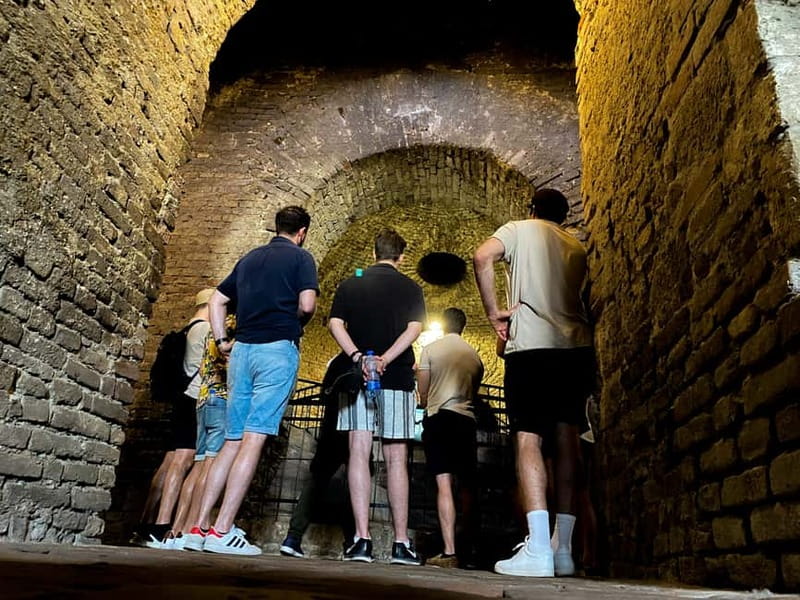 Belgrade: Underground Tour with Riverside Sparkling Wine - Visiting the Roman Well: Hitchcocks Favorite Spot