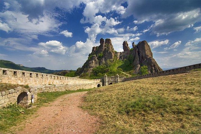Belogradchik Full-day Tour from Sofia - Visiting Belogradchik Fortress: Roman Roots and Legends
