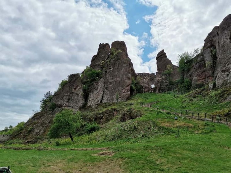 Belogradchik Rocks & Venetsa Cave Day Trip from Sofia - Key Points