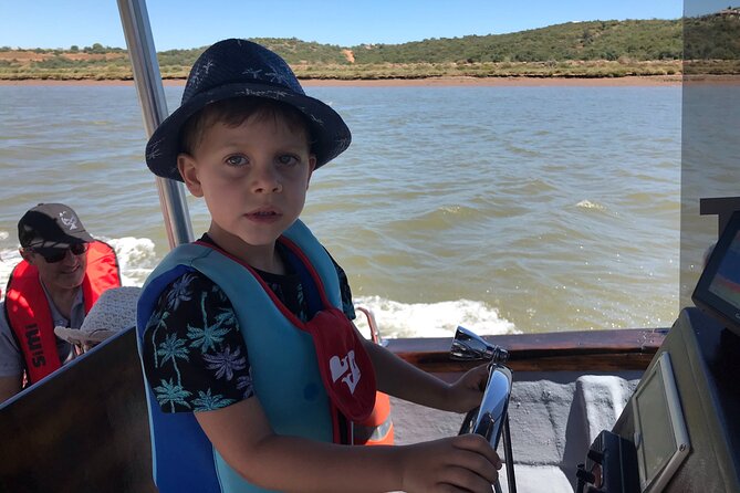 Benagil Caves trips - The Experience of Visiting the Benagil Cave by Boat