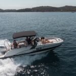 Beneteau Flyer 7.7 Spacedeck Cruise - Features of the Beneteau Flyer 7.7 Spacedeck: Comfort and Convenience