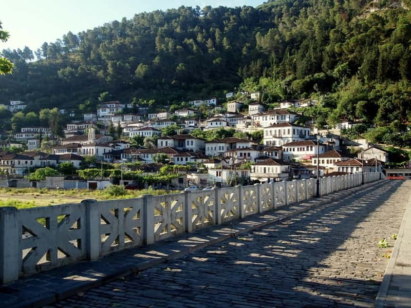 Berat: Highlights Walking Tour - Discover Berat’s Historic Districts: Mangalem and Gorica