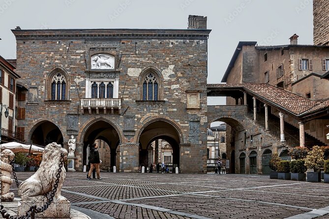 Bergamo Private Walking Tour - Meeting Point and Accessibility in Bergamo’s Old Town