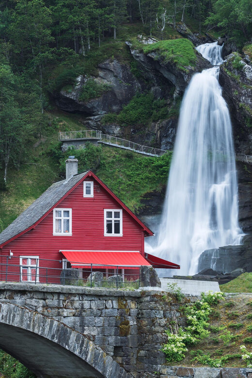 Bergen: Private Waterfalls and Wonders of Fjord Norway - Voss: A Picturesque Photo Stop