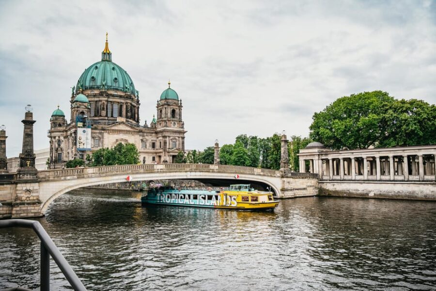 Berlin: 1-Hour City Sightseeing Cruise - Viewing Berlin’s Iconic Landmarks from the Water