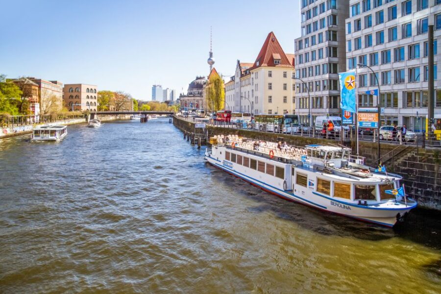 Berlin: Boat Tour Along the River Spree - Starting Point and Route along Friedrichstrasse