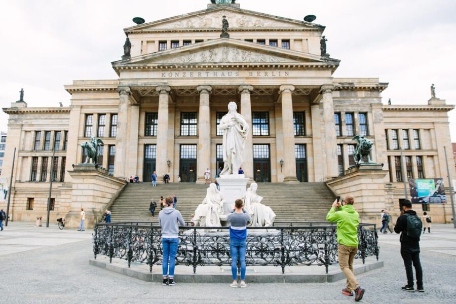 Berlin City Bike Tour with Beer Garden Stop - From the Berlin Wall to Checkpoint Charlie