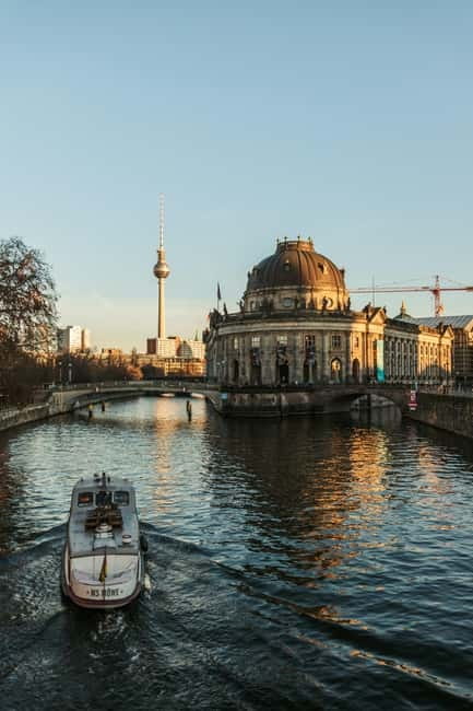 Berlin: City tour - Best of Berlin - Starting at Potsdamer Platz: The Historic Gateway